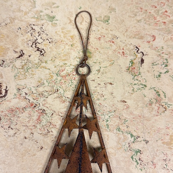 Rustic 3D Metal Star with hanger 12” - Picture 6 of 8